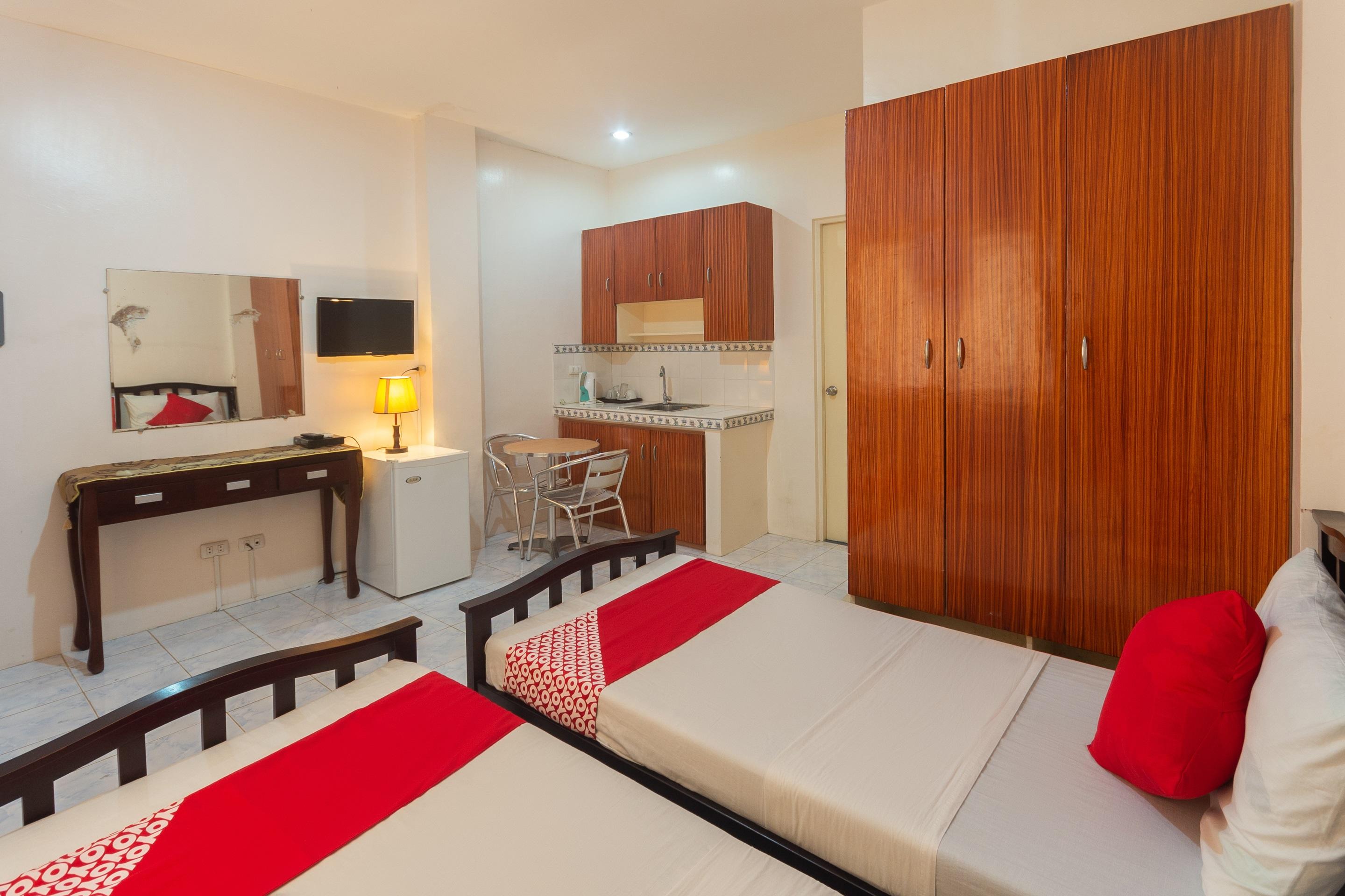 3J'S And K Apartment Мактан Экстерьер фото