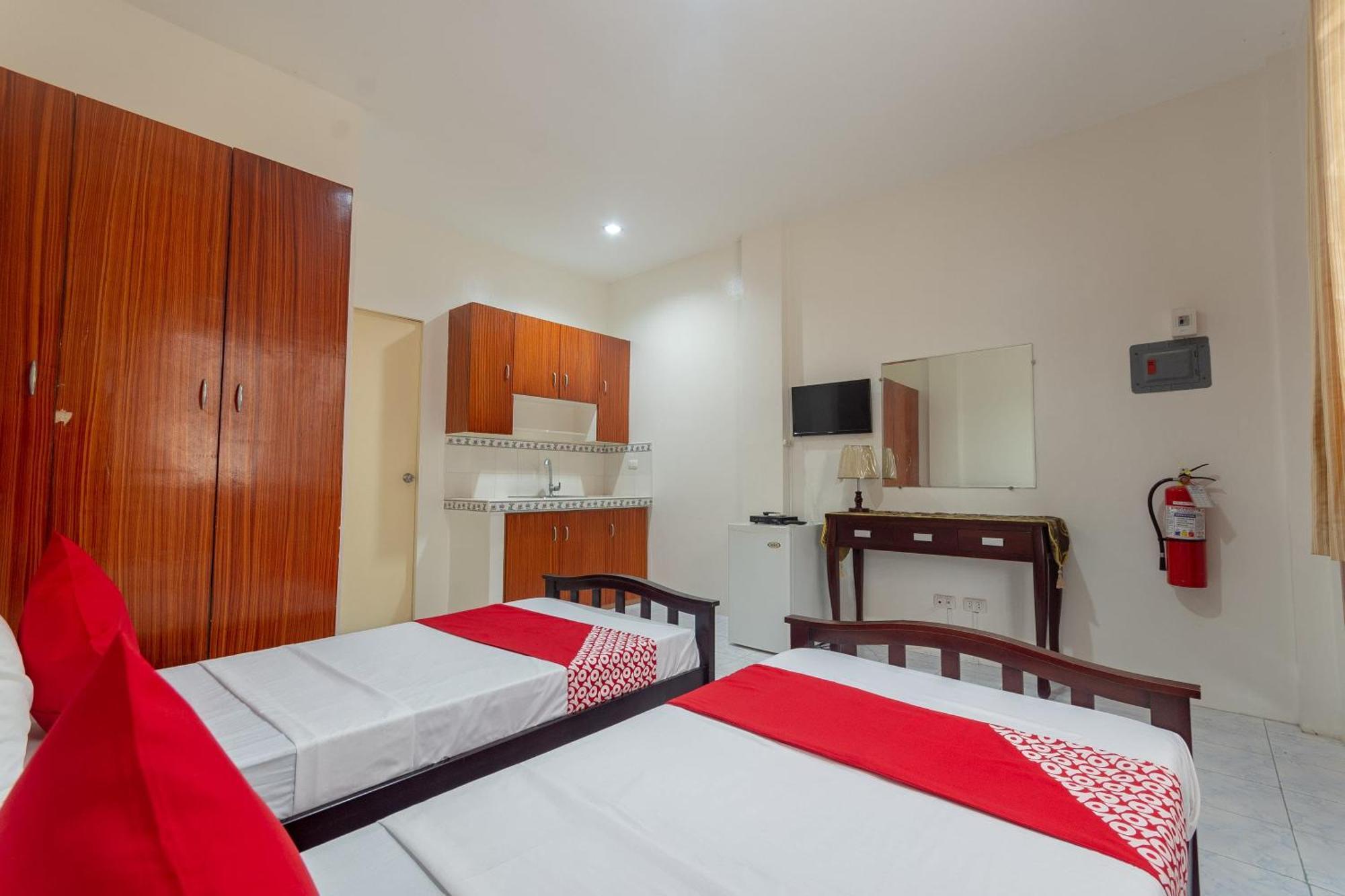 3J'S And K Apartment Мактан Экстерьер фото