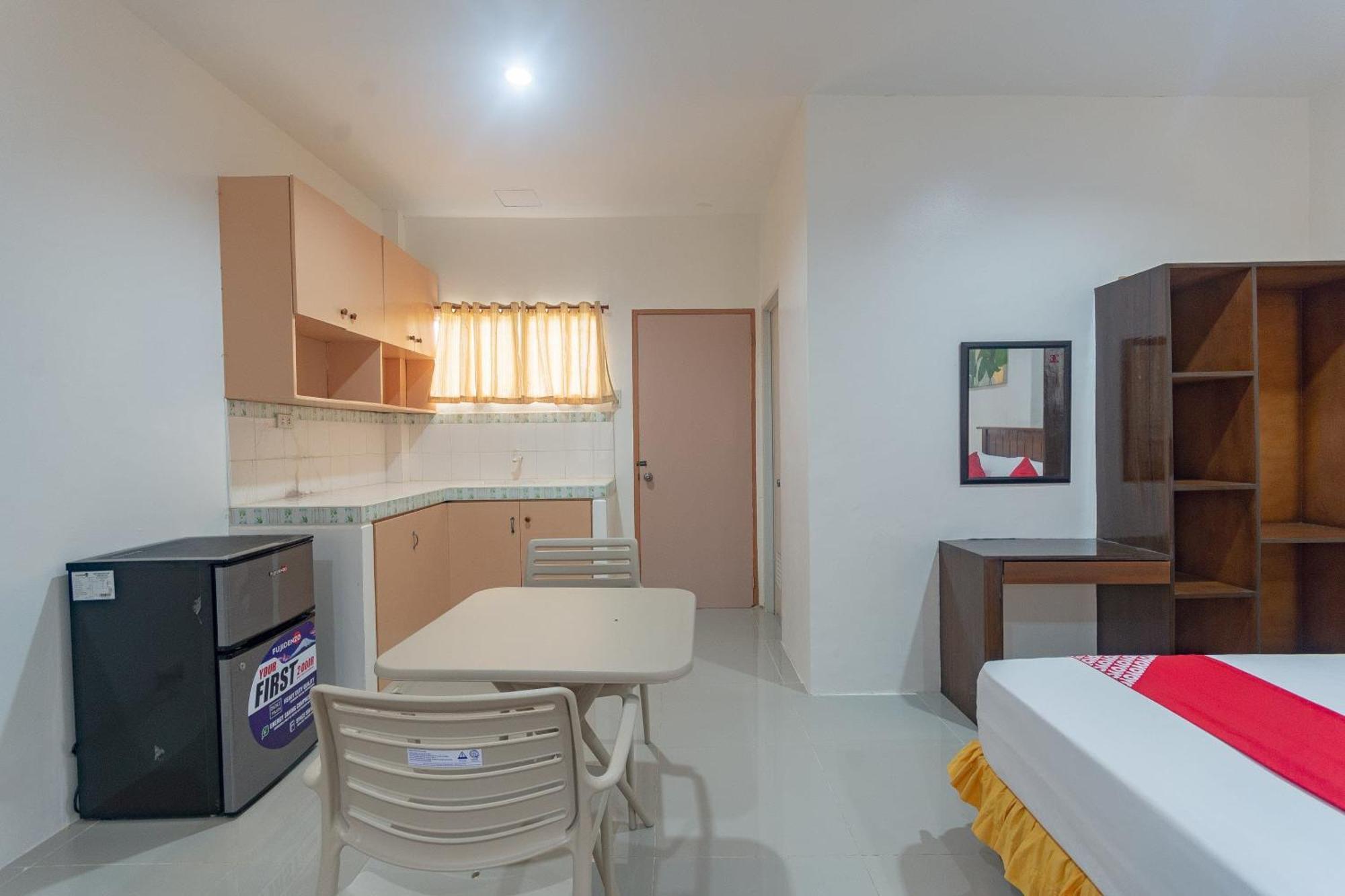 3J'S And K Apartment Мактан Экстерьер фото